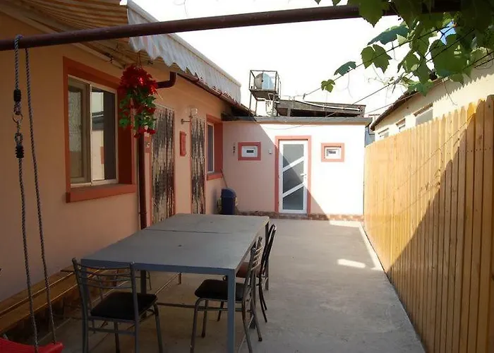 Casa Cu Castan Ефоріє-Норд